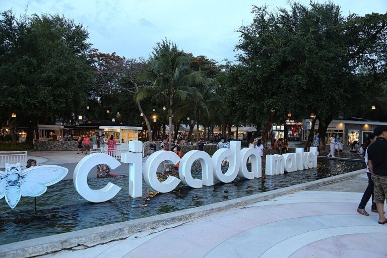 Cicada Market — Hua Hin fun places