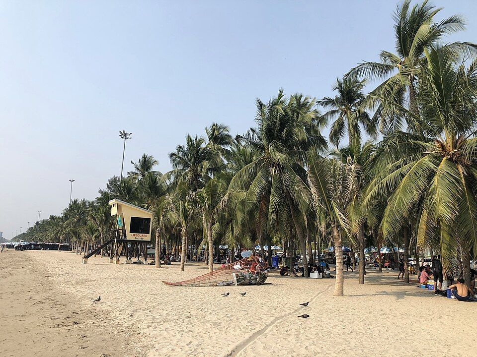 Bang Saen Beach — Eastern Thailand fun places